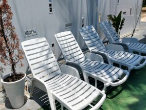 Pousada Vistazul - Jardim Indaia - cadeiras de sol