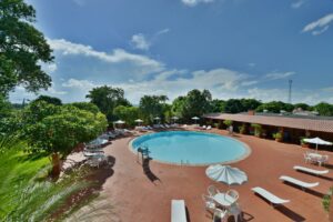 Hotel Deville Express Guaíra - piscina
