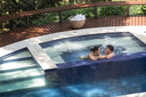 Kuriuwa Hotel - Monte Verde - piscina