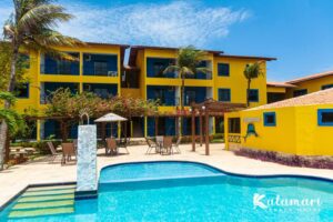 9. Kalamari Beach Hote­l - piscina