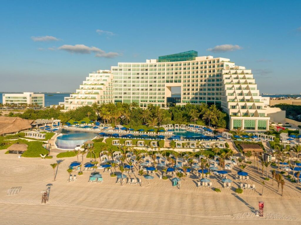 7. Live Aqua Beach Resort Cancun